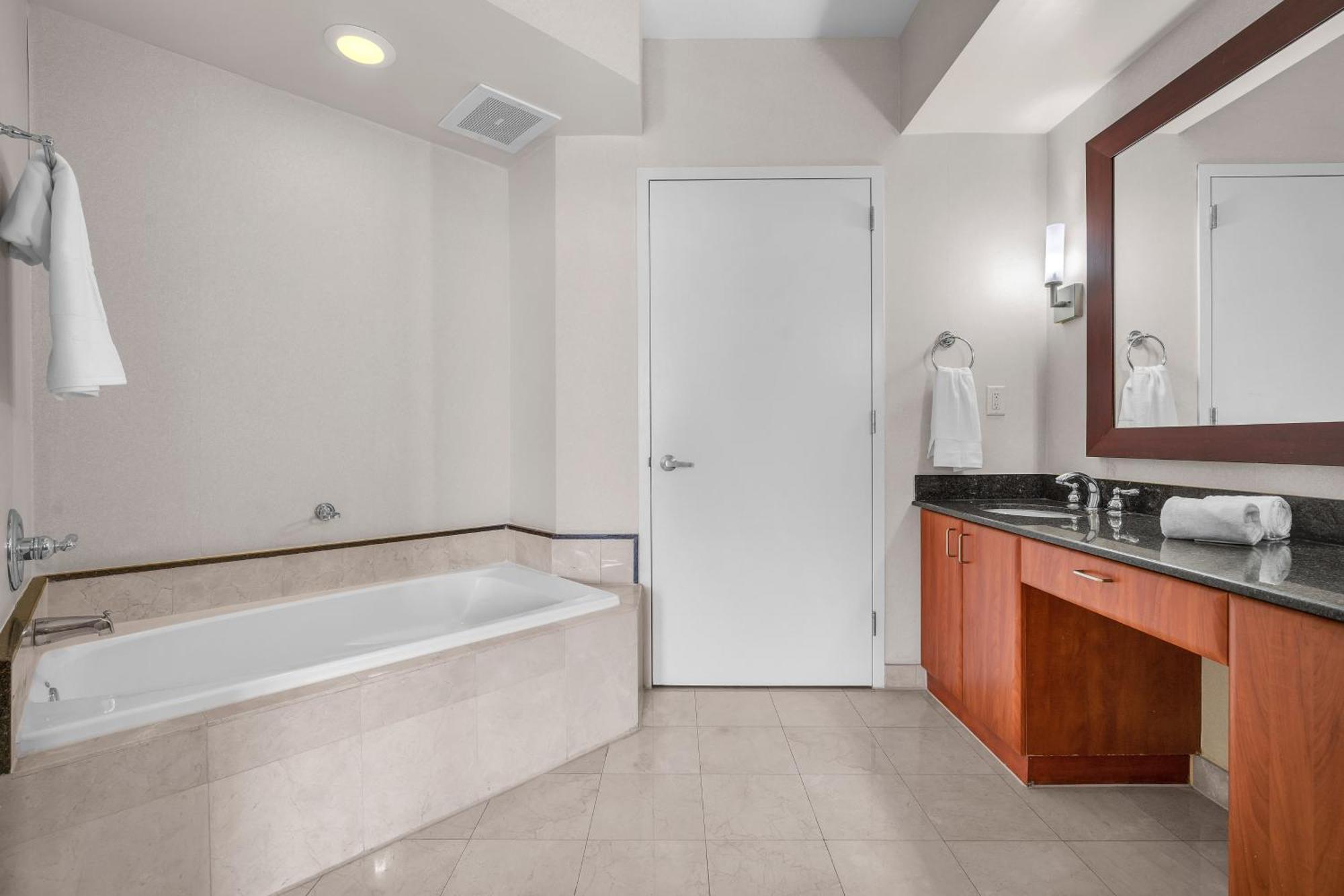 Trump Intl 2 Bedroom Apartment 1600 Sqf Ocean Front Miami Beach Exterior foto